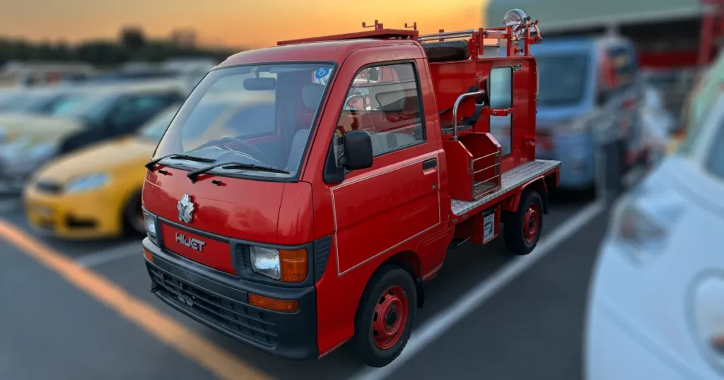 a Daihatsu Hijet mini truck kei truck used for firefighting