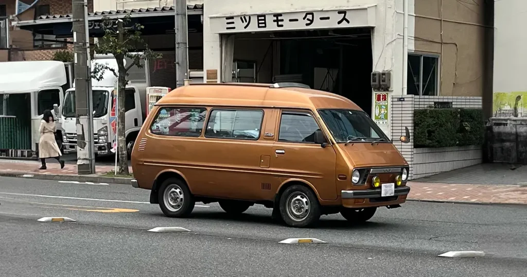 Late 70’s / Early 80’s Toyota TownAce spotted in Morishita